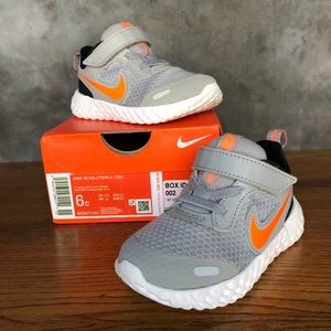 Nike Revolution 5 - size 6C (US)